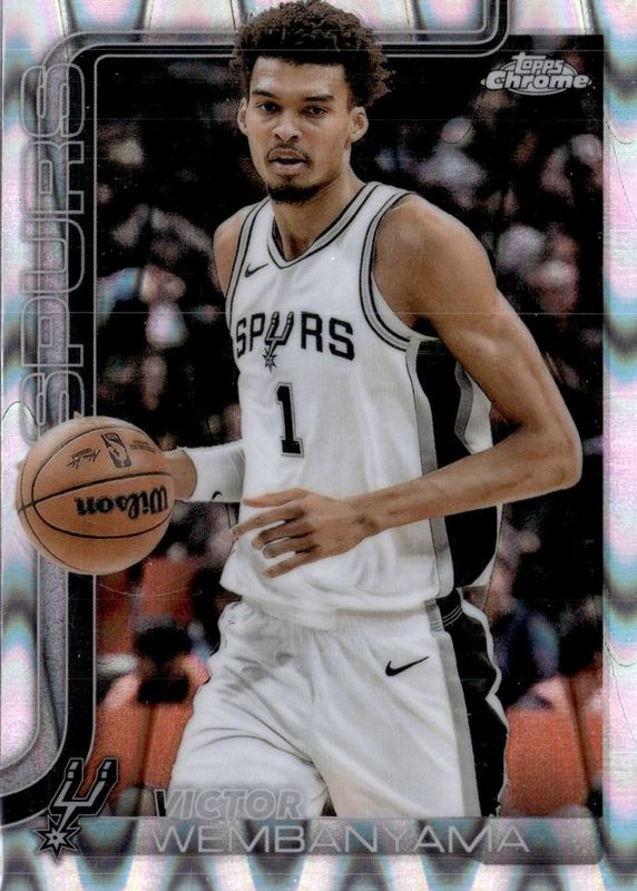 2025 Topps Chrome #221 RayWave Refractor