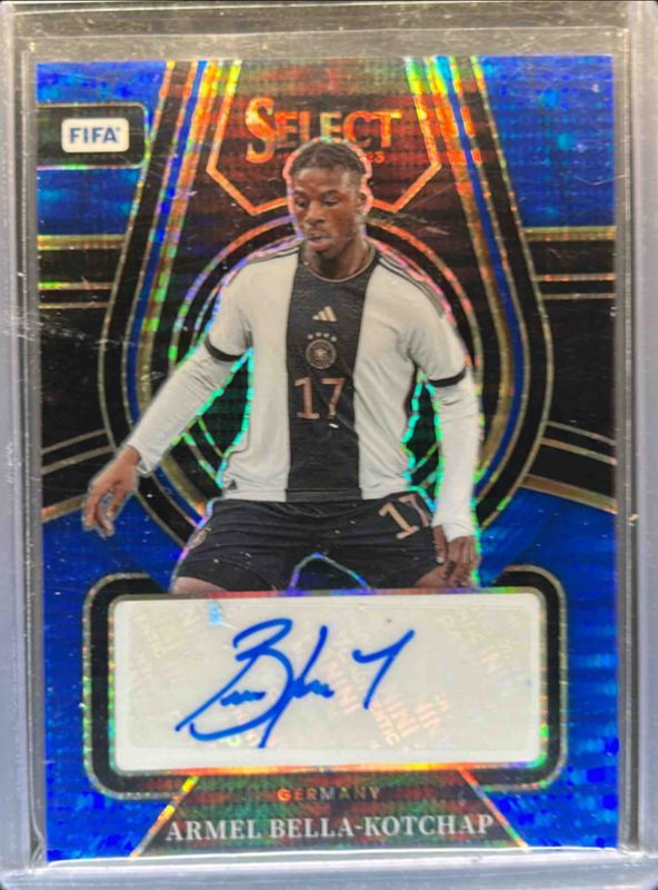 2022 Select FIFA #SS-AKP Select Signatures Blue Pulsar