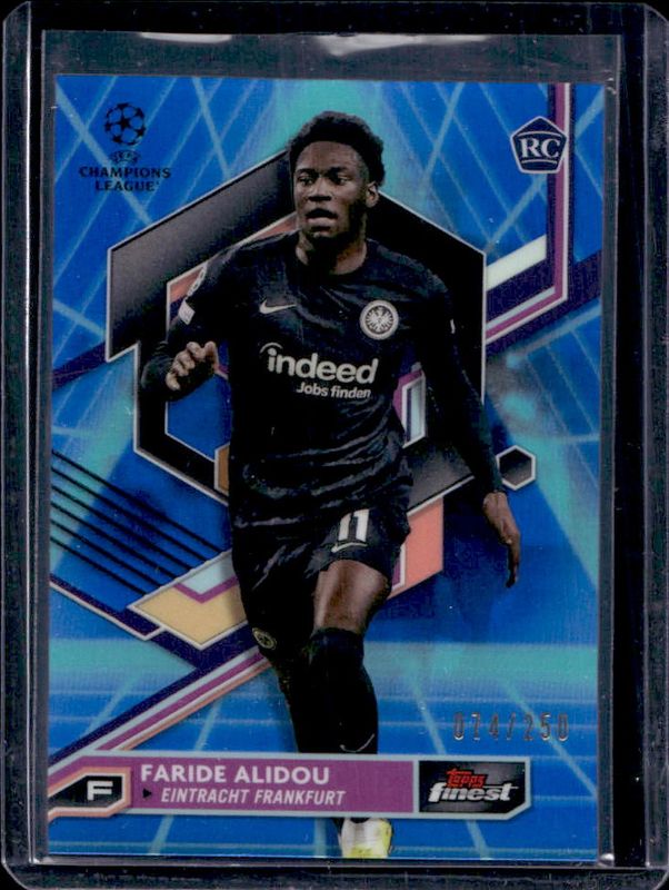 2022 Topps Finest UEFA Club Competitions #54 Blue Aqua Vapor Wave Refractor /250