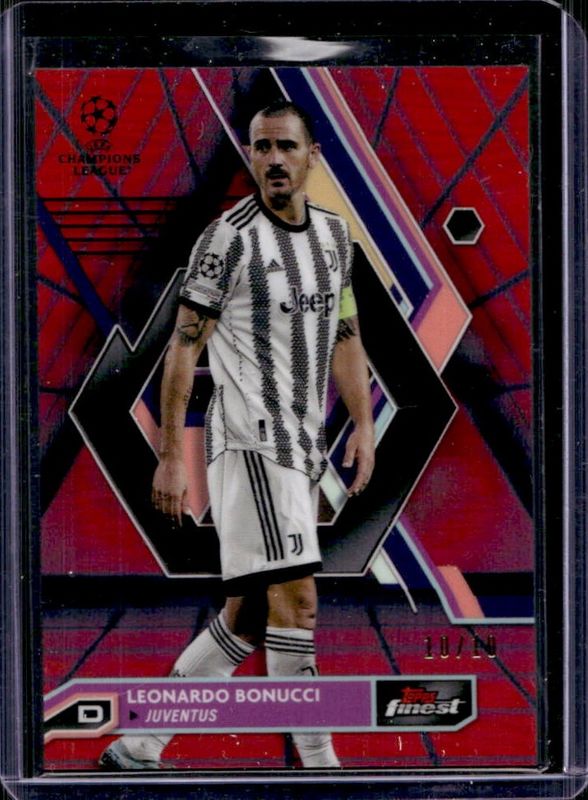 2022 Topps Finest UEFA Club Competitions #55 Red Black Vapor Wave Refractor /10