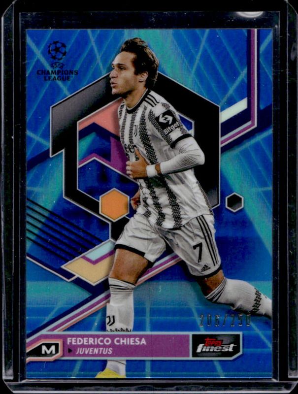 2022 Topps Finest UEFA Club Competitions #67 Blue Aqua Vapor Wave Refractor /250