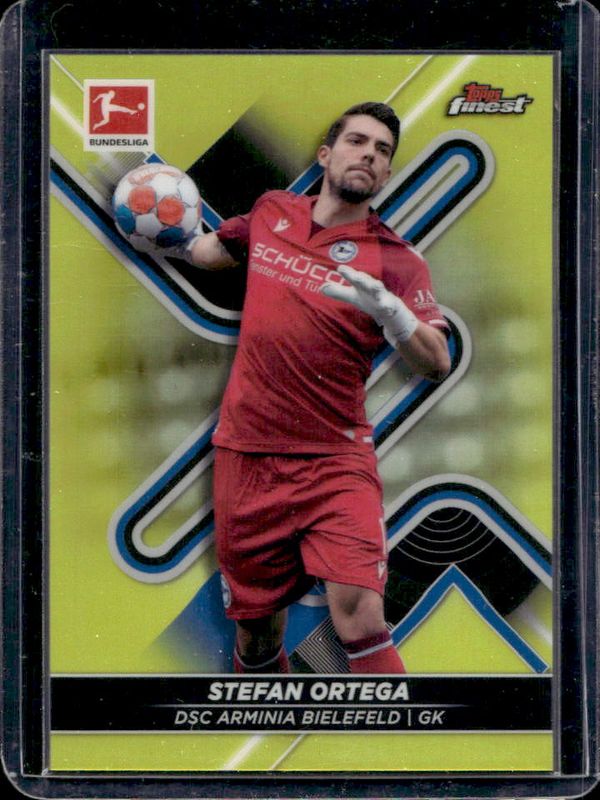 2021 Topps Finest Bundesliga #24 Yellow Refractor /350