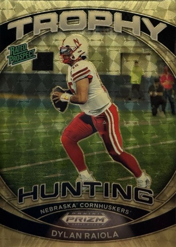 Dylan Raiola 2024 Prizm Draft Picks #TH-DRA Trophy Hunting - Gold Vinyl /1 RAW
