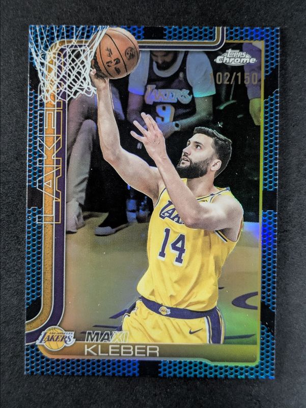 2025 Topps Chrome #157 Blue Basketball Refractor /150