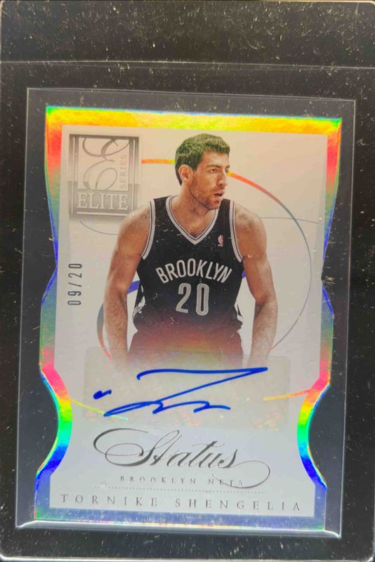 2012 Elite Series #95 Status Die-Cut Autographs /3
