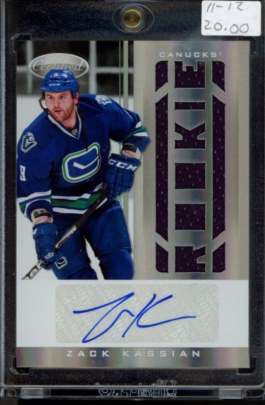 2011 Panini Rookie Anthology #246 2011 Panini Certified Update: Freshman Fabrics Signatures /299