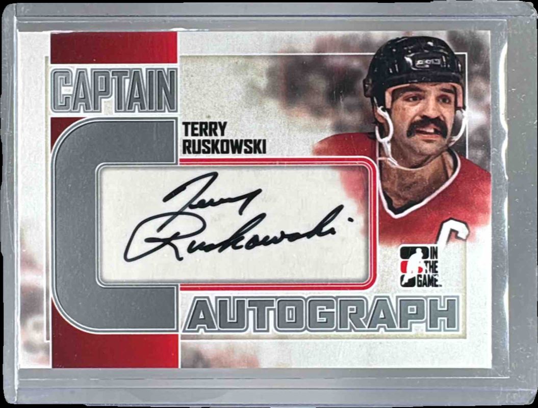 2011 In The Game Captain-C #A-TR Autographs Silver