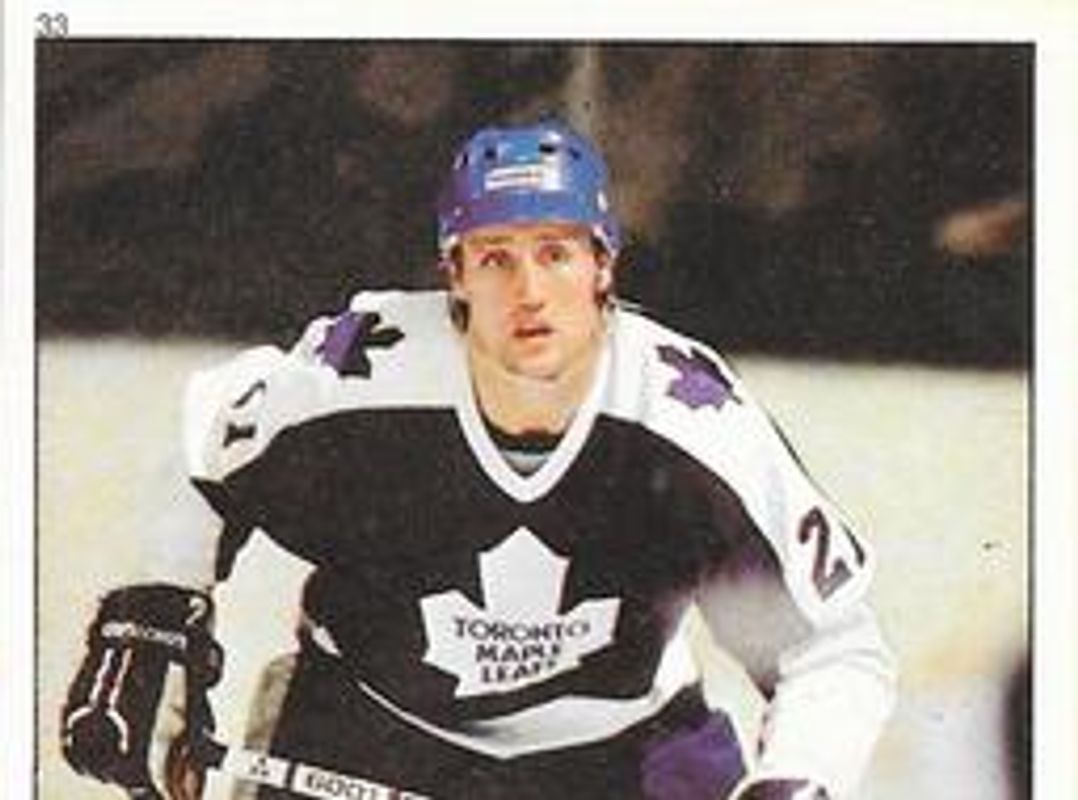 1983 O-Pee-Chee Stickers #33 Base