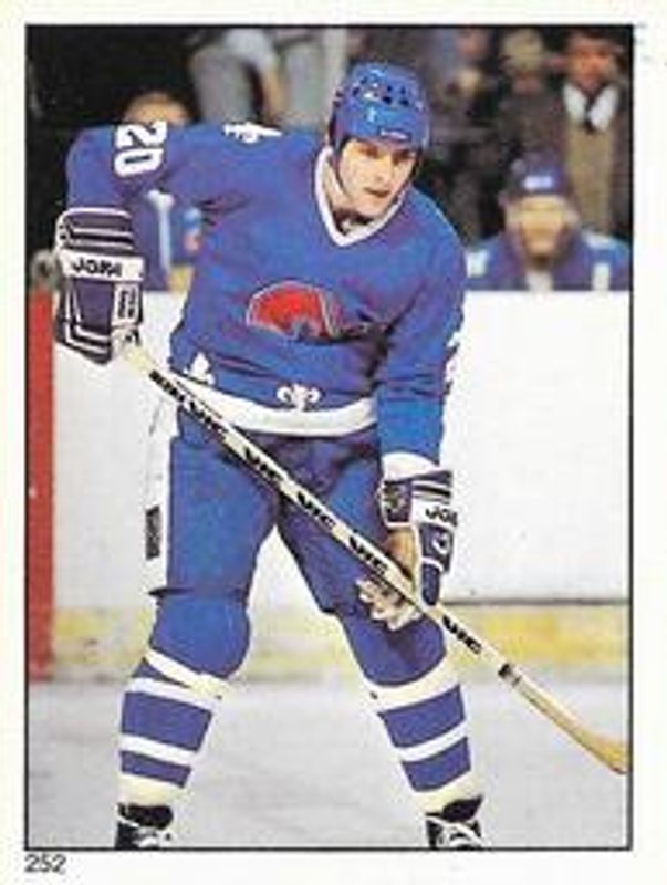 1983 O-Pee-Chee Stickers #252 Base