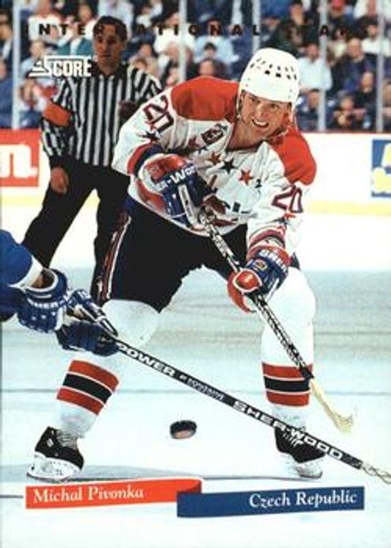 1993 Score #15 International Stars
