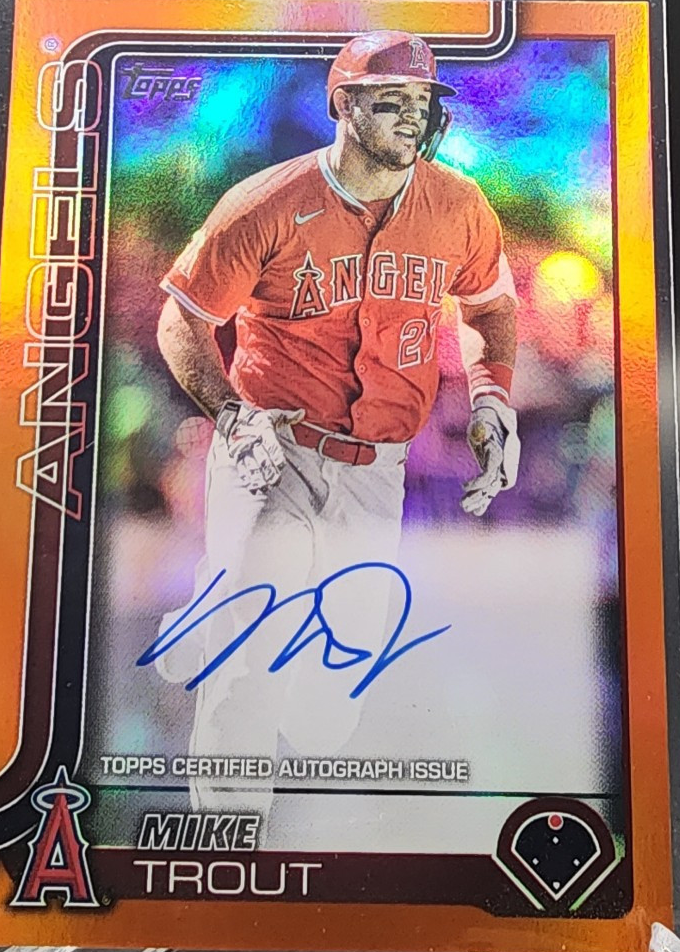 Mike Trout 2025 Topps 200 Flagship Real One Autographs Orange Foil 859633