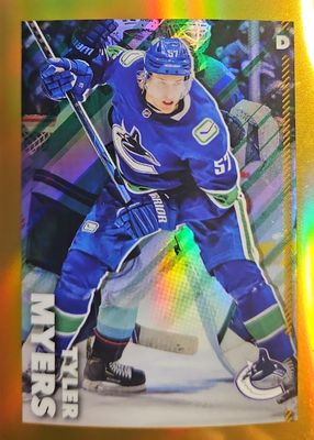 2022 Topps Chrome NHL Sticker Collection #490 Gold Refractor /50
