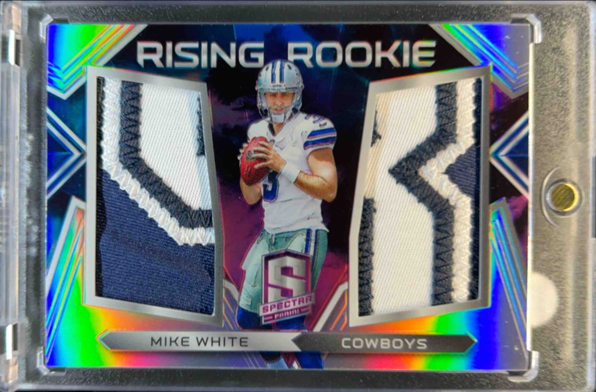 2018 Spectra #12 Rising Rookie Materials - Nebula /2