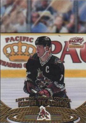 1997 Pacific Invincible #16 Off the Glass