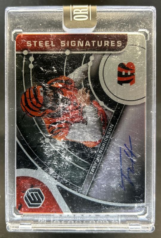 2025 Honors #1 2022 Panini Elements Football Steel Signatures - Silver